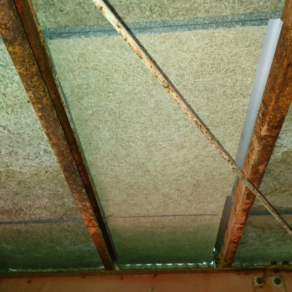 木毛セメント天井　天井板張り替え工事